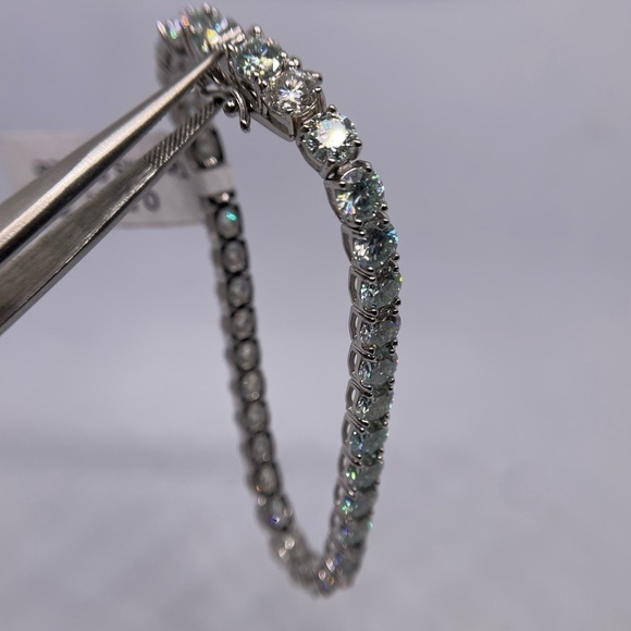 28 Carat Moissanite Diamond Tennis Bracelet 18K 925 Brilliant Round Cut 6.5mm - Picture 8 of 9